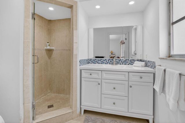 1370 SW 27th Place, Boynton Beach, FL 33426
