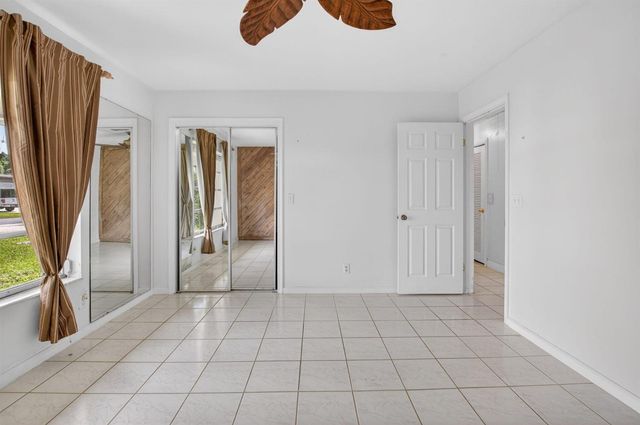 1370 SW 27th Place, Boynton Beach, FL 33426
