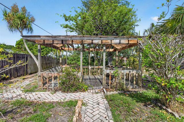 1370 SW 27th Place, Boynton Beach, FL 33426
