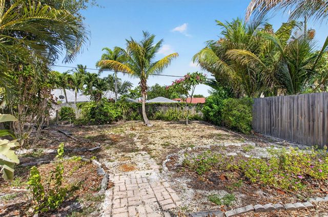 1370 SW 27th Place, Boynton Beach, FL 33426