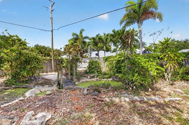 1370 SW 27th Place, Boynton Beach, FL 33426
