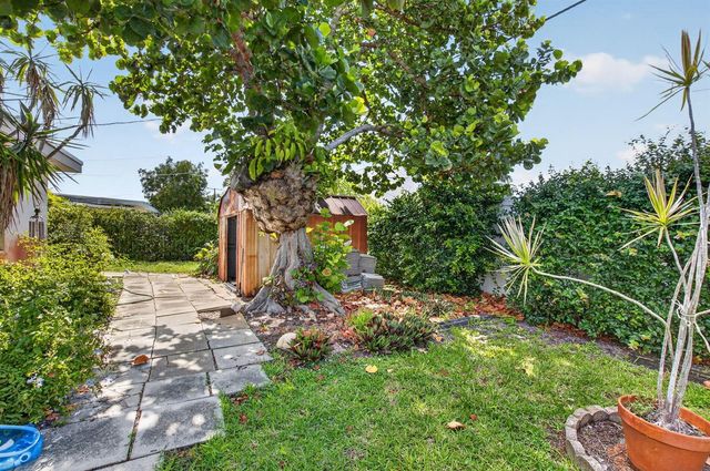 1370 SW 27th Place, Boynton Beach, FL 33426