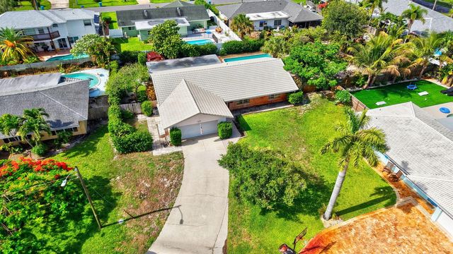 1370 SW 27th Place, Boynton Beach, FL 33426