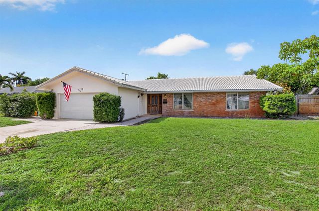 1370 SW 27th Place, Boynton Beach, FL 33426