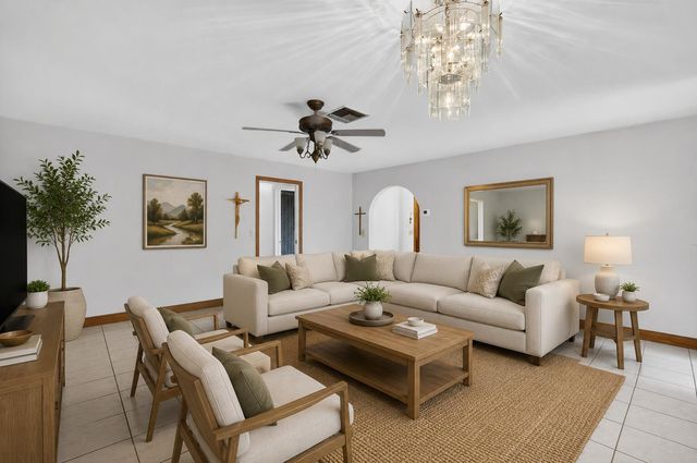 1370 SW 27th Place, Boynton Beach, FL 33426