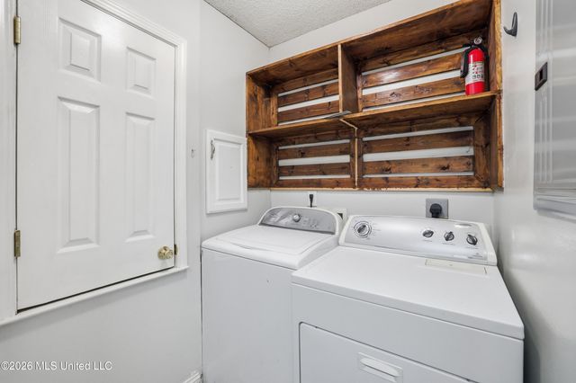 8621 Old Stage Road, Moss Point, MS 39562