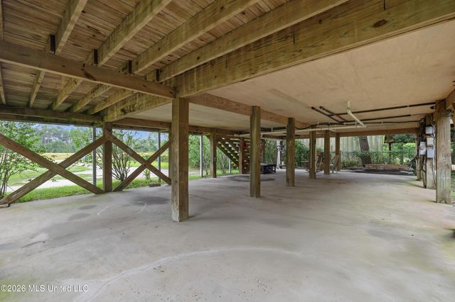 8621 Old Stage Road, Moss Point, MS 39562