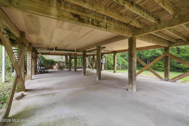 8621 Old Stage Road, Moss Point, MS 39562