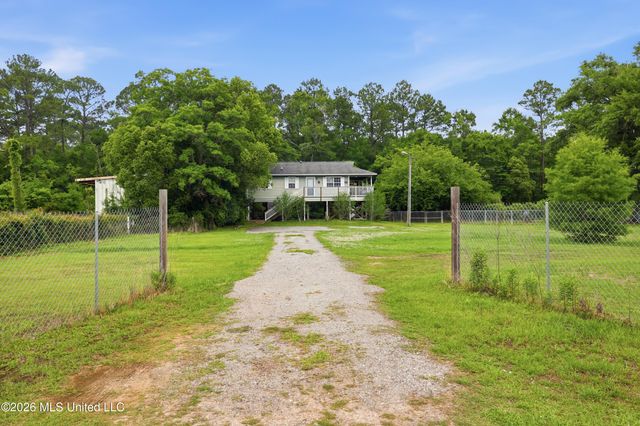 8621 Old Stage Road, Moss Point, MS 39562