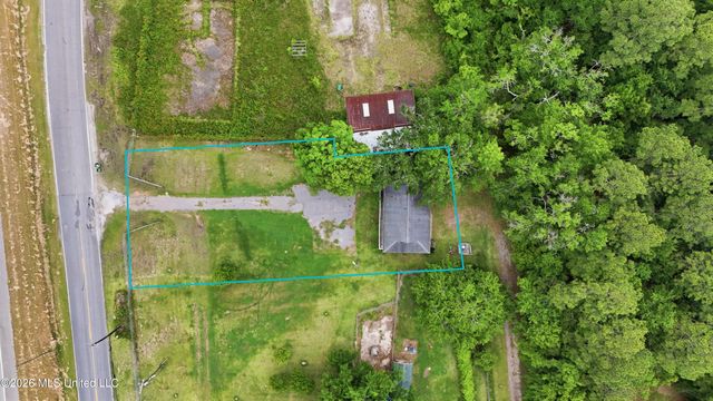 8621 Old Stage Road, Moss Point, MS 39562