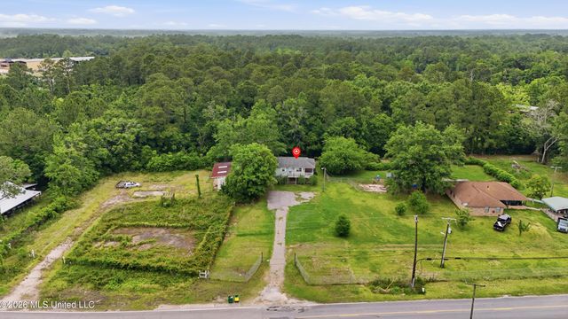 8621 Old Stage Road, Moss Point, MS 39562