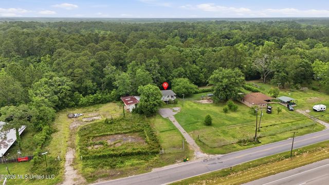8621 Old Stage Road, Moss Point, MS 39562