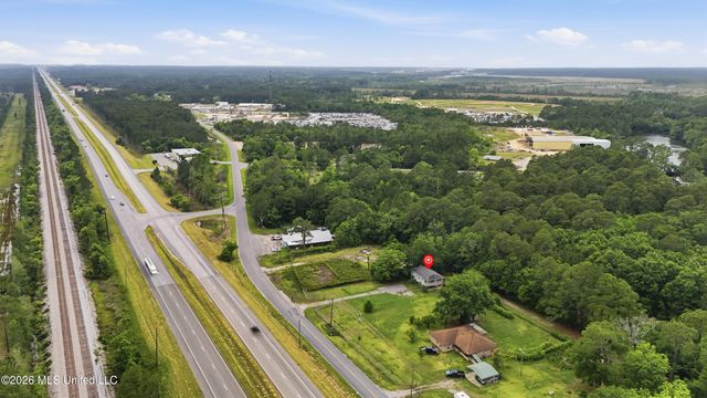 8621 Old Stage Road, Moss Point, MS 39562
