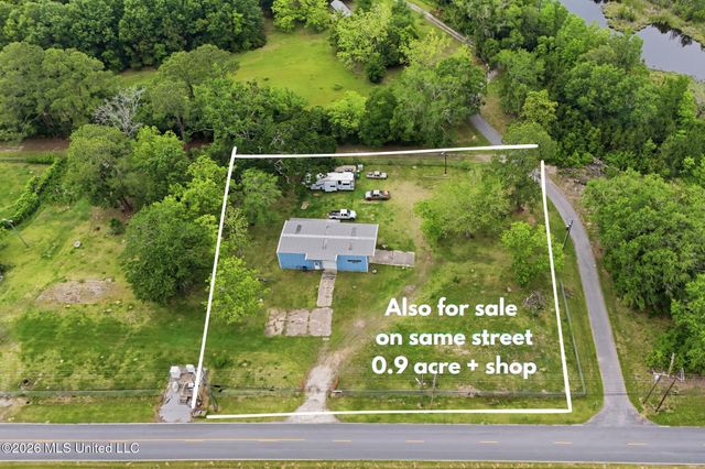 8621 Old Stage Road, Moss Point, MS 39562