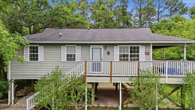 8621 Old Stage Road, Moss Point, MS 39562