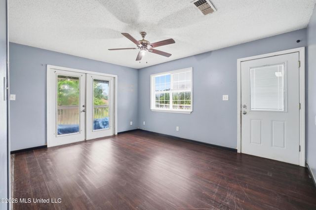 8621 Old Stage Road, Moss Point, MS 39562