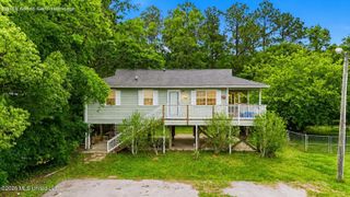 8621 Old Stage Road, Moss Point, MS 39562