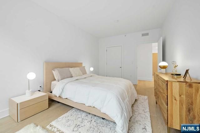 9 Ave At Port Imperial 326, West New York, NJ 07093