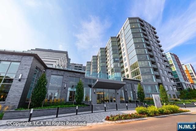 9 Ave At Port Imperial 326, West New York, NJ 07093