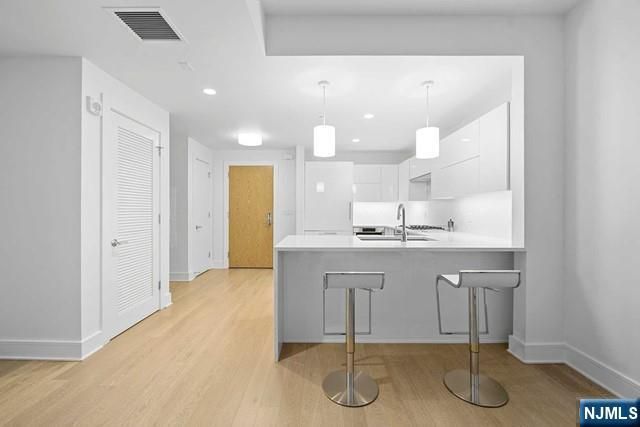 9 Ave At Port Imperial 326, West New York, NJ 07093