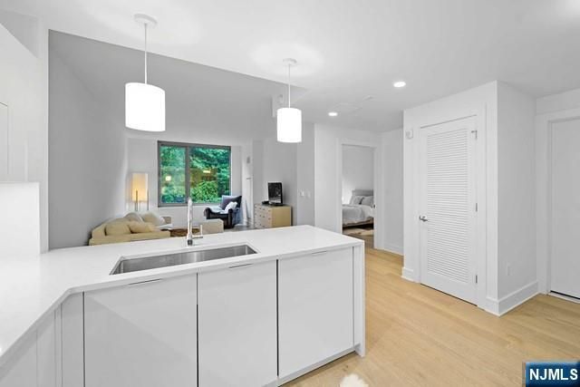 9 Ave At Port Imperial 326, West New York, NJ 07093