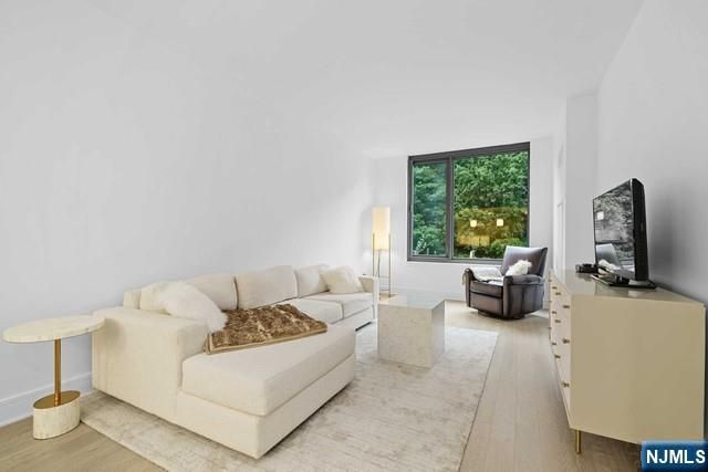 9 Ave At Port Imperial 326, West New York, NJ 07093