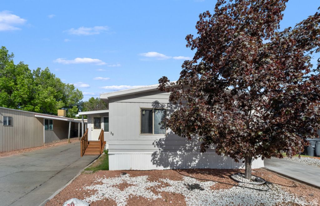 Image 36 of property listing at 1594 W 400 S #30, Salt Lake City, UT 84104