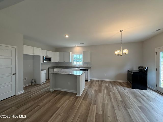 75 Crossvine Street, Selma, NC 27576
