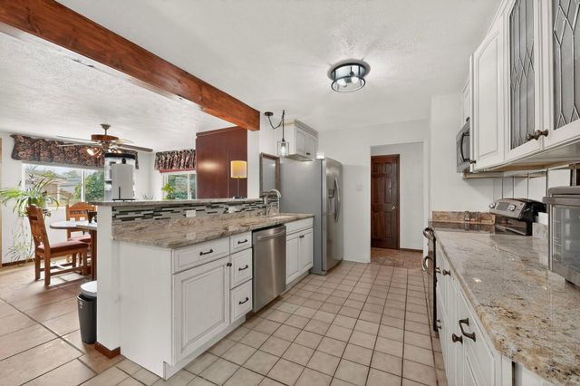 1405 Tomasita Street NE, Albuquerque, NM 87112