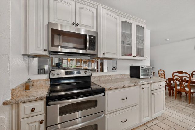 1405 Tomasita Street NE, Albuquerque, NM 87112