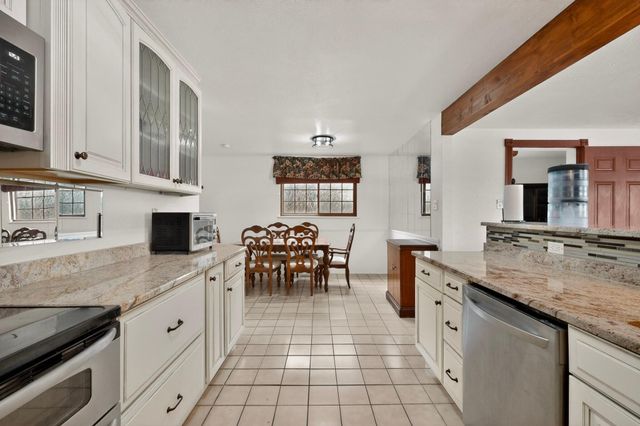 1405 Tomasita Street NE, Albuquerque, NM 87112