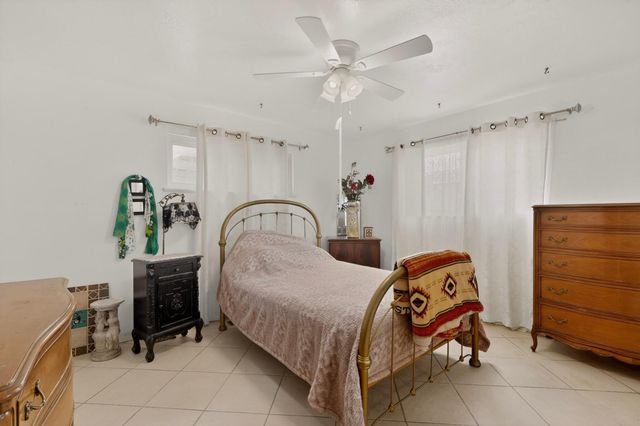 1405 Tomasita Street NE, Albuquerque, NM 87112