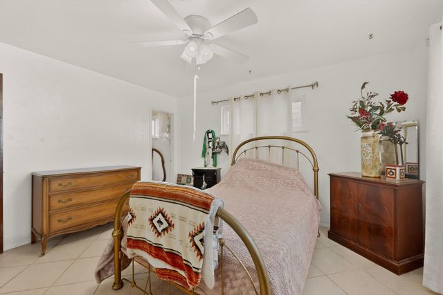 1405 Tomasita Street NE, Albuquerque, NM 87112