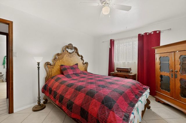 1405 Tomasita Street NE, Albuquerque, NM 87112