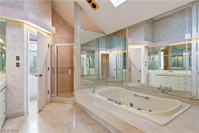 4520 University Pky, University Heights, OH 44118