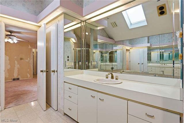 4520 University Pky, University Heights, OH 44118