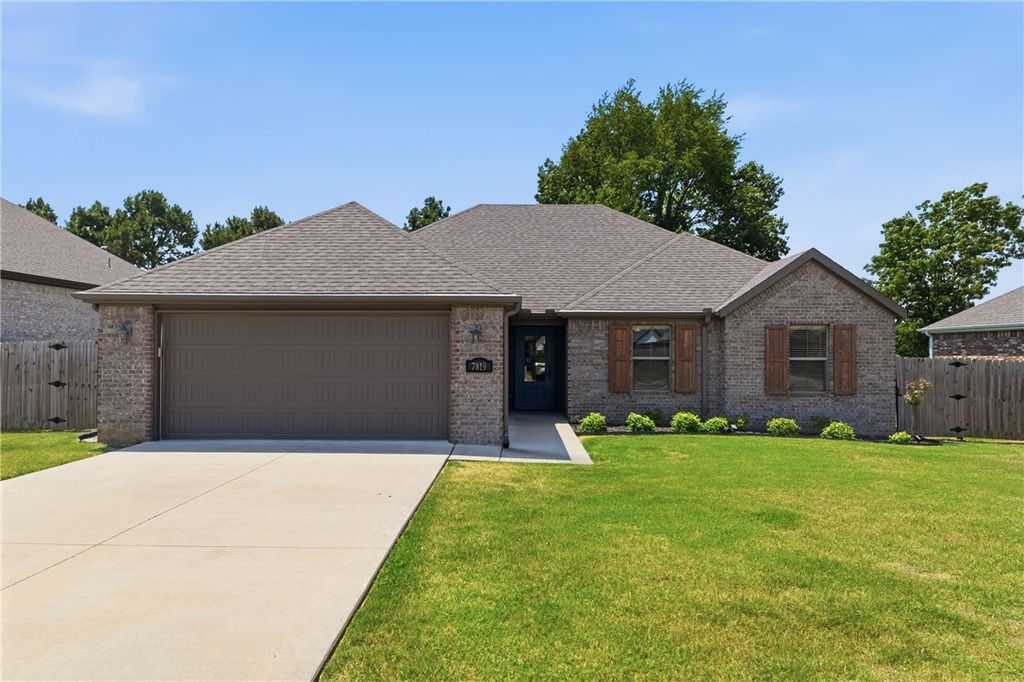 7819 Longspur Avenue, Springdale, AR 72762