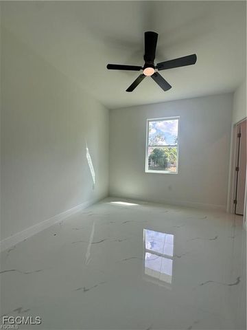 2809 22nd ST W, Lehigh Acres, FL 33971