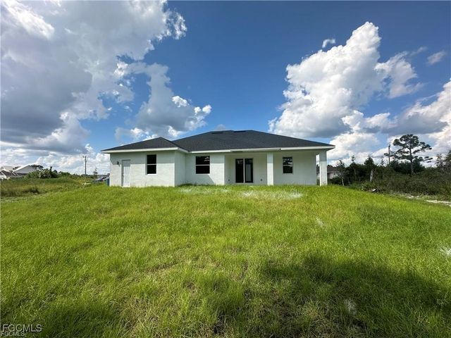 2809 22nd ST W, Lehigh Acres, FL 33971