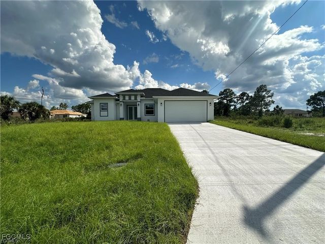 2809 22nd ST W, Lehigh Acres, FL 33971