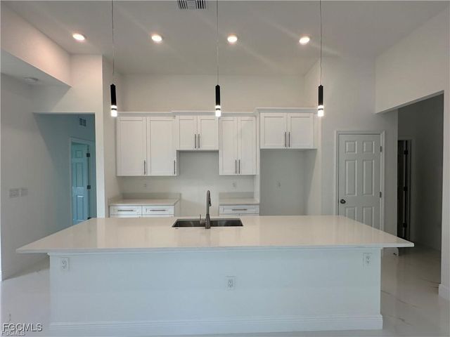 2809 22nd ST W, Lehigh Acres, FL 33971