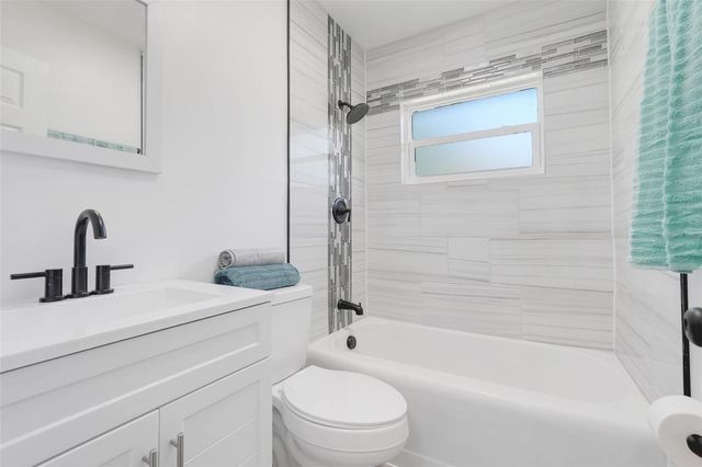 828 SAINT ANNE SHRINE ROAD, Lake Wales, FL 33898