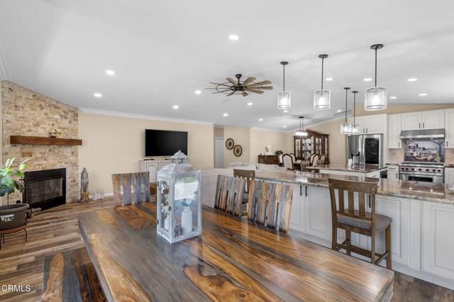 817 N Calle La Sombra, Camarillo, CA 93010