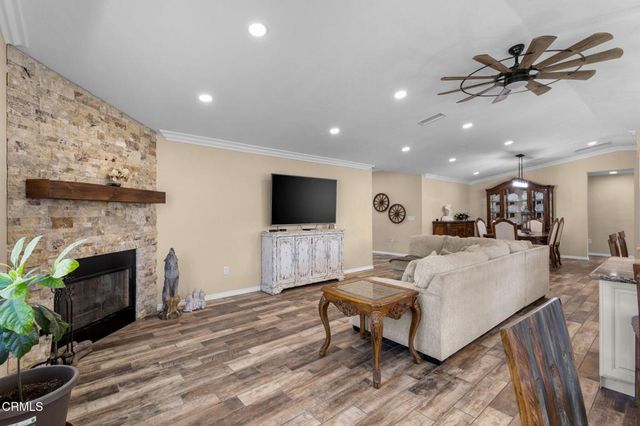 817 N Calle La Sombra, Camarillo, CA 93010