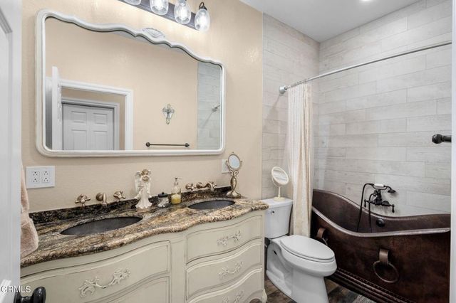 817 N Calle La Sombra, Camarillo, CA 93010