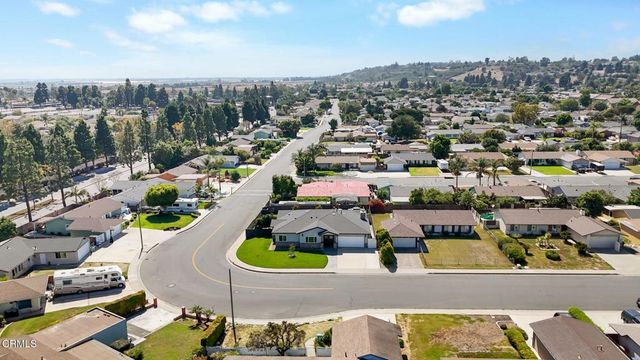 817 N Calle La Sombra, Camarillo, CA 93010