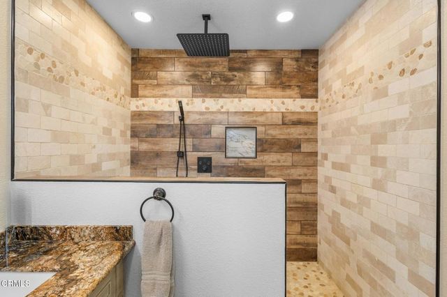 817 N Calle La Sombra, Camarillo, CA 93010