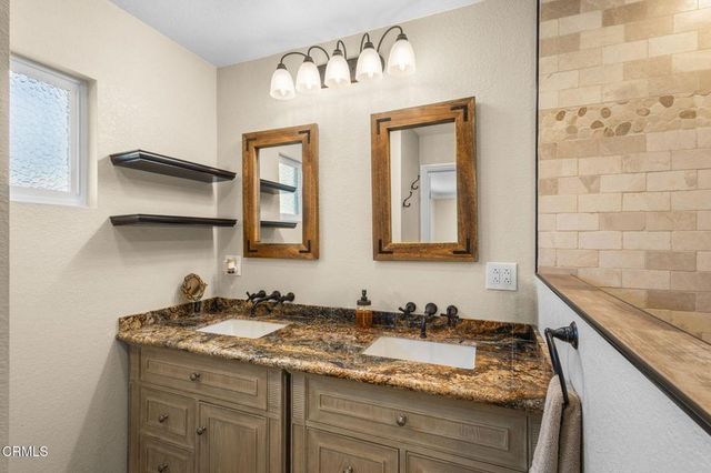 817 N Calle La Sombra, Camarillo, CA 93010