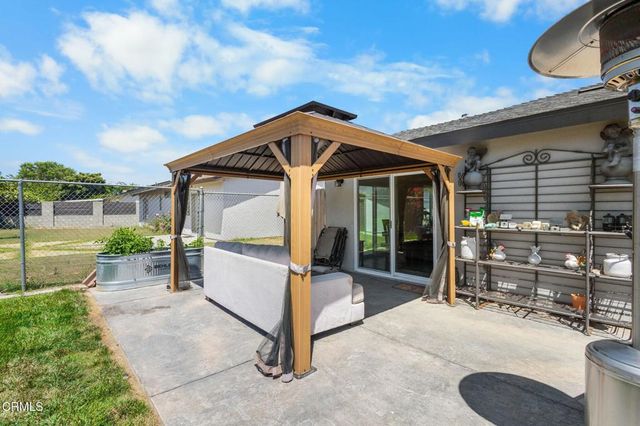 817 N Calle La Sombra, Camarillo, CA 93010