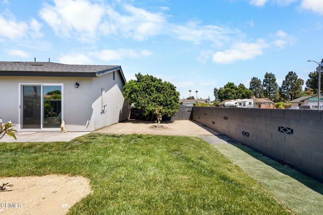 817 N Calle La Sombra, Camarillo, CA 93010